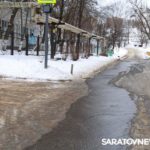 Коммунальная авария в Солнечном: дети пускают кораблики| ВИДЕО