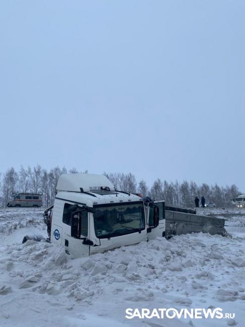 Два человека погибли в ДТП с молоковозом и «Волгой» у Ртищева Два человека погибли в ДТП с молоковозом и «Волгой» у Ртищева