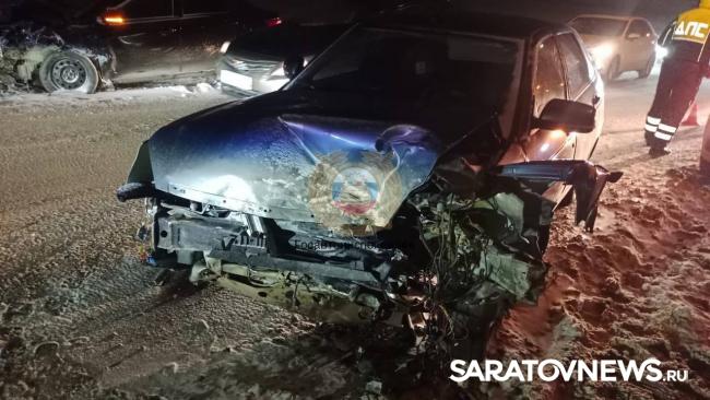 Двое пострадали в ДТП на дороге между Солнечным и Юбилейным в Саратове Двое пострадали в ДТП на дороге между Солнечным и Юбилейным в Саратове