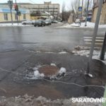 На Соколовой в Саратове бьёт коммунальный фонтан