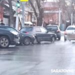 «12-я» врезалась в Hyundai на Большой Горной в Саратове