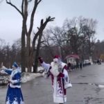 В городском парке Саратова открылась новогодняя Елка-дом