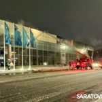 В Саратове ночью горел автосалон