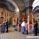 Саратовцы празднуют рождественский Сочельник Саратовцы празднуют рождественский Сочельник