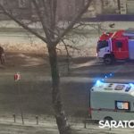 Ночью на проспекте Энтузиастов в Саратове иномарка врезалась в ограждение Ночью на проспекте Энтузиастов в Саратове иномарка врезалась в ограждение