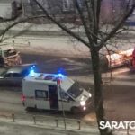 Ночью на проспекте Энтузиастов в Саратове иномарка врезалась в ограждение Ночью на проспекте Энтузиастов в Саратове иномарка врезалась в ограждение