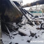 В саратовском селе полыхал деревянный дом