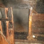 Два человека погибли в горящем нежилом доме в Вольске