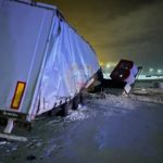 Ночью на въезде в город фура снесла стелу «Саратов»