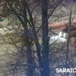 У пешеходного перехода в Заводском районе Саратова одна машина «догнала» другую У пешеходного перехода в Заводском районе Саратова одна машина «догнала» другую
