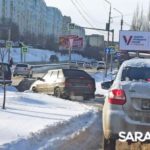 Уборочный «КамАЗ» с иномаркой парализовали движение в Солнечном