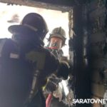Пожарные вывели женщину из горящей квартиры в девятиэтажке в центре Саратова Пожарные вывели женщину из горящей квартиры в девятиэтажке в центре Саратова