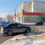 В центре Энгельса столкнулись два автомобиля