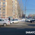 В центре Энгельса столкнулись два автомобиля