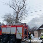 В Волжском районе Саратова горит расселенный дом