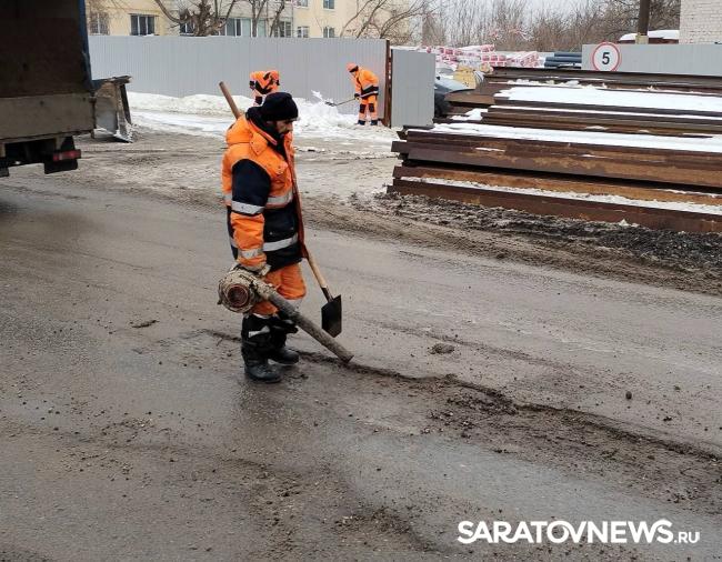 По поручению главы города Лады Мокроусовой в Саратове продолжаются работы по текущему ремонту По поручению главы города Лады Мокроусовой в Саратове продолжаются работы по текущему ремонту