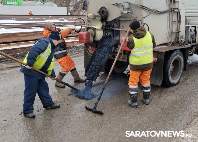 По поручению главы города Лады Мокроусовой в Саратове продолжаются работы по текущему ремонту По поручению главы города Лады Мокроусовой в Саратове продолжаются работы по текущему ремонту
