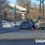 Две иномарки блокировали Новоузенскую в Саратове