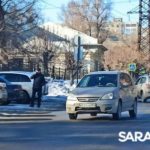 Две иномарки блокировали Новоузенскую в Саратове