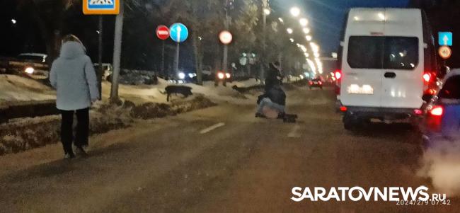 На Тархова в Саратове «ГАЗель» сбила женщину На Тархова в Саратове «ГАЗель» сбила женщину
