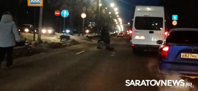 На Тархова в Саратове «ГАЗель» сбила женщину На Тархова в Саратове «ГАЗель» сбила женщину
