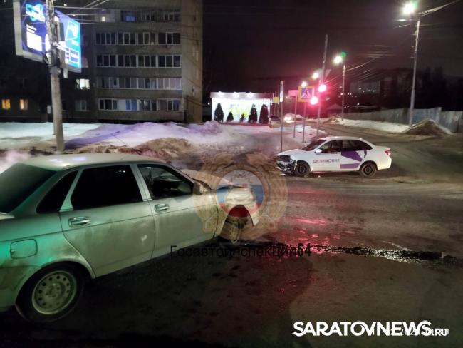 Четверо пострадали в ДТП на Большой Садовой в Саратове Четверо пострадали в ДТП на Большой Садовой в Саратове