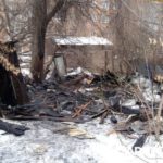 В Энгельсе одновременно горели два заброшенных дома
