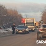 Две «Лады» заблокировали движение на Навашина в Саратове