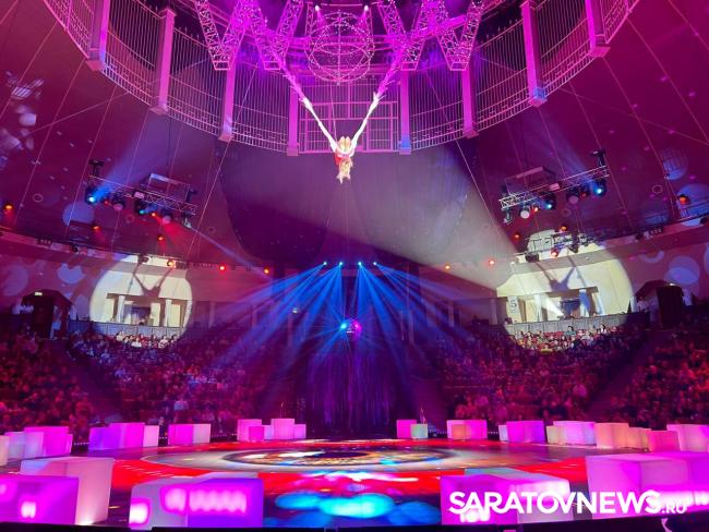 Шоу «WOW!» в Саратовском цирке: вместе мы – сила! Шоу «WOW!» в Саратовском цирке: вместе мы – сила!
