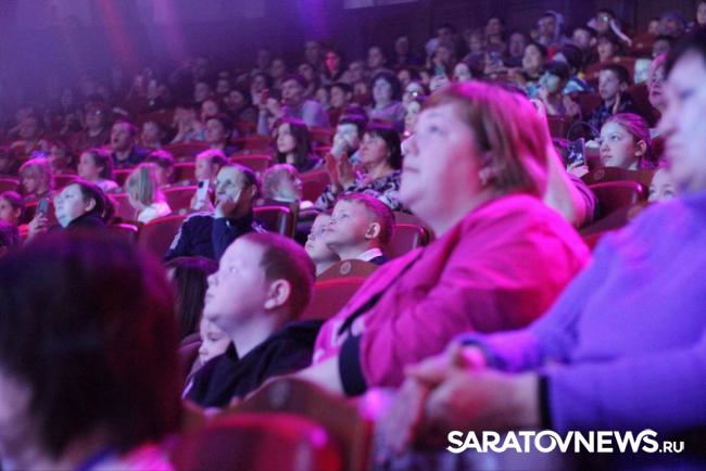 Шоу «WOW!» в Саратовском цирке: вместе мы – сила! Шоу «WOW!» в Саратовском цирке: вместе мы – сила!