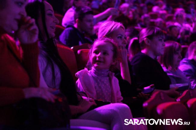 Шоу «WOW!» в Саратовском цирке: вместе мы – сила! Шоу «WOW!» в Саратовском цирке: вместе мы – сила!