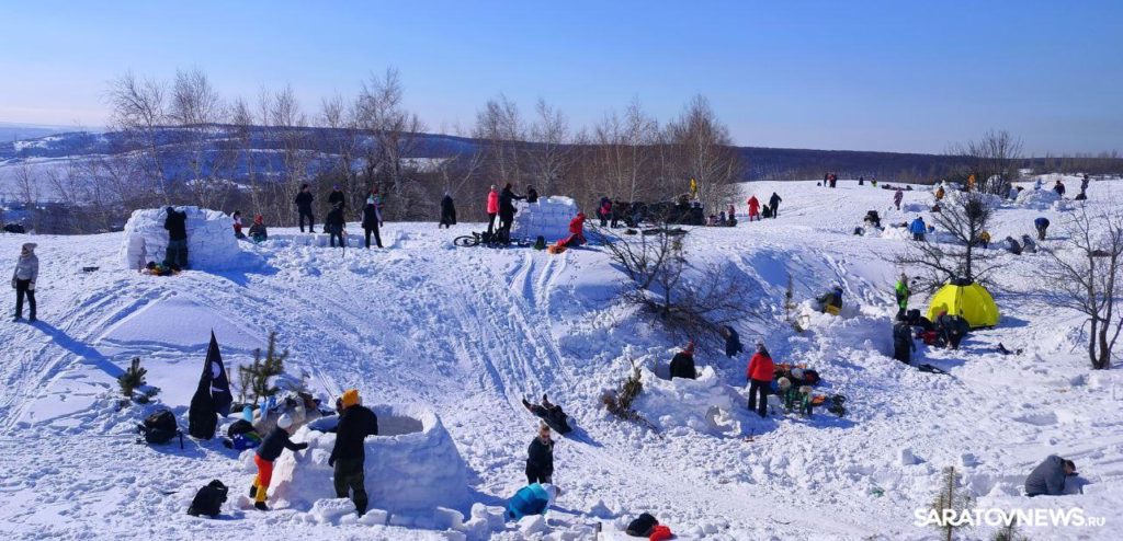 В Саратове построили поселок из Иглу