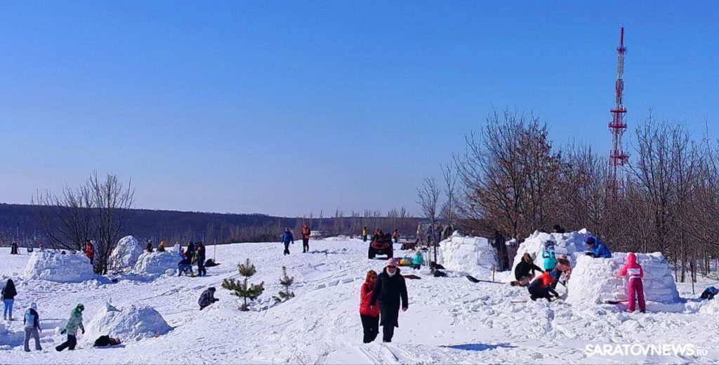 В Саратове построили поселок из Иглу