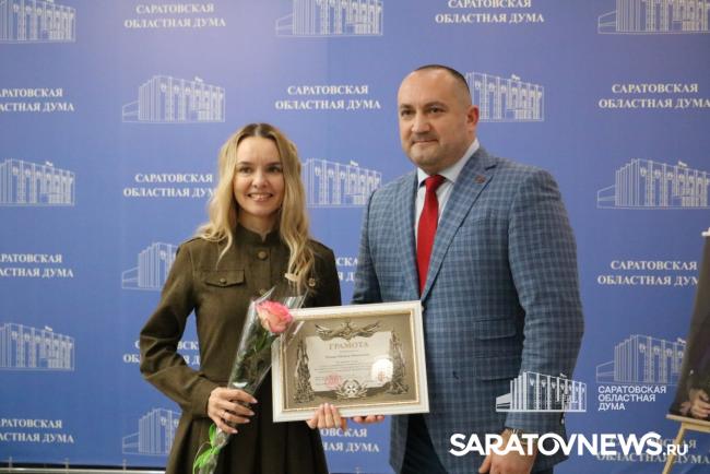 В региональном парламенте открылась фотовыставка «Жены Героев» В региональном парламенте открылась фотовыставка «Жены Героев»