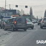 Две иномарки блокировали движение у Студгородка в Саратове
