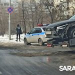 В Солнечном погрузчик улетел в ограждение после столкновения с иномаркой