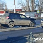 «КамАЗ’ столкнулся с иномаркой на проспекте Строителей в Саратове