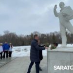 В день 90-летия Гагарина Николай Панков возложил цветы к памятнику первому космонавту
