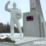 В день 90-летия Гагарина Николай Панков возложил цветы к памятнику первому космонавту