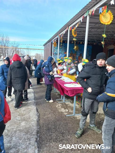 В Солнечном микрорайоне Саратова уже начали праздновать Масленицу В Солнечном микрорайоне Саратова уже начали праздновать Масленицу