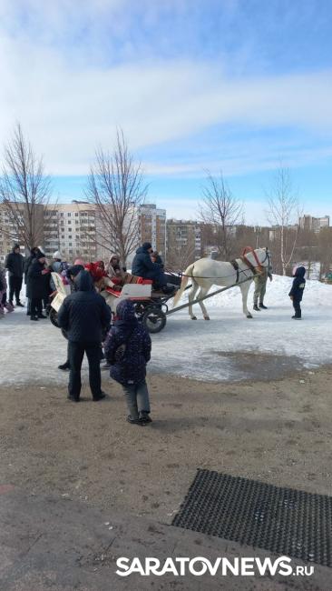 В Солнечном микрорайоне Саратова уже начали праздновать Масленицу В Солнечном микрорайоне Саратова уже начали праздновать Масленицу