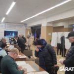 В Энгельсском районе под Гимн России открылись избирательные участки