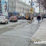В центре Саратова легковушка врезалась в автобус
