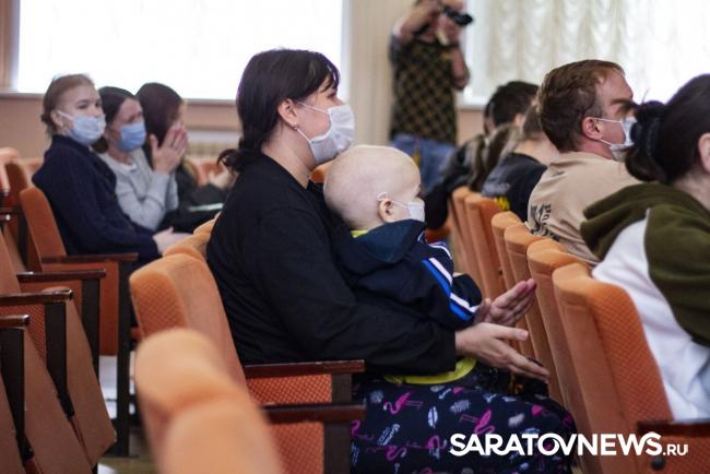 Артисты цирка подарили праздник онкобольным детям Саратовской области Артисты цирка подарили праздник онкобольным детям Саратовской области