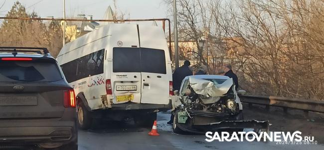 В Саратове мужчина пострадал в тройной аварии на объездной до Юбилейного В Саратове мужчина пострадал в тройной аварии на объездной до Юбилейного