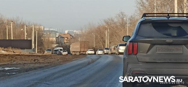 В Саратове мужчина пострадал в тройной аварии на объездной до Юбилейного В Саратове мужчина пострадал в тройной аварии на объездной до Юбилейного