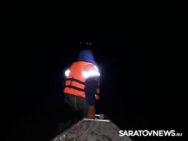 В Саратовской области спасли вахтовиков из подтопленного вагончика В Саратовской области спасли вахтовиков из подтопленного вагончика