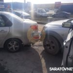 На Вольском тракте в Саратове столкнулись две иномарки На Вольском тракте в Саратове столкнулись две иномарки