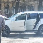 На Чернышевского Mercedes влетел в столб после столкновения с «Москвичом» На Чернышевского Mercedes влетел в столб после столкновения с «Москвичом»