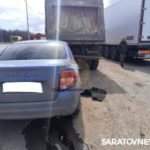 В Гагаринском районе Саратова мужчина пострадал в ДТП с грузовиком и легковушками